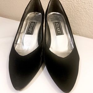 Vintage Stuart Weitzman black velvet heels
